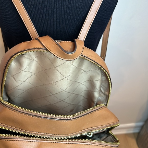 MICHAEL KORS JAYCEE LARGE ZIP POCKET BACKPACK PRINTED LOGO LEATHER - Picture 11 of 15